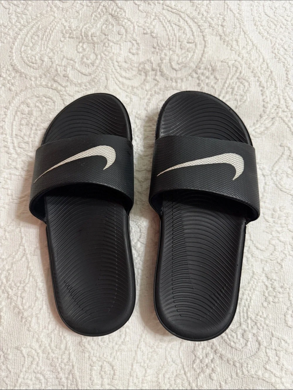 Nike Kids Size 2 Youth Black Slide Sandals with White Swoosh Logo
